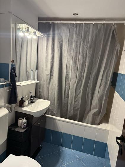 Apartament cu 2 camere decomandat în Rovine