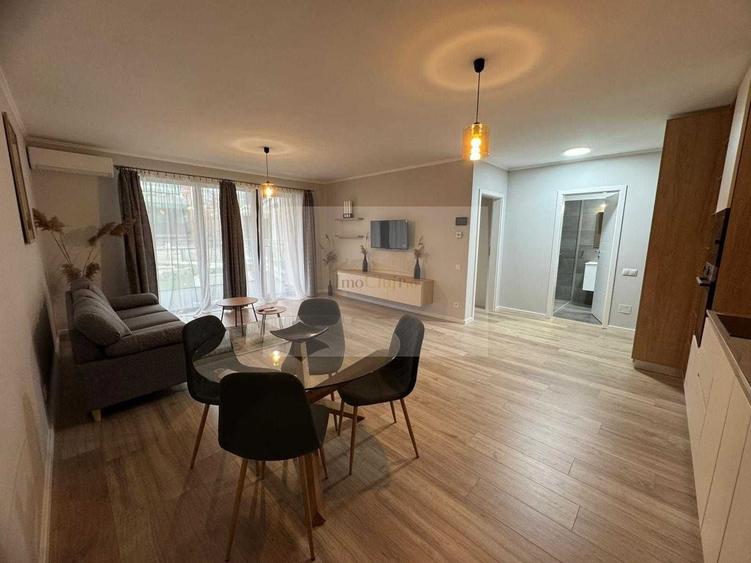Apartament cu 2 camere semidecomandat, mobilat în Semicentral