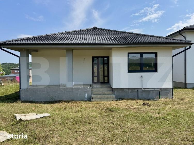 Casă cu 4 camere cu Teren 528 Mp în Corunca