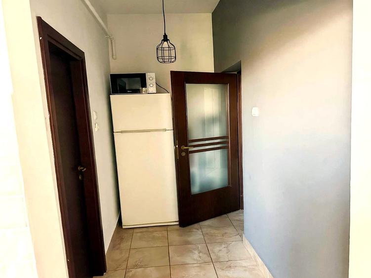 Apartament cu 2 camere decomandat, mobilat în Aeroport