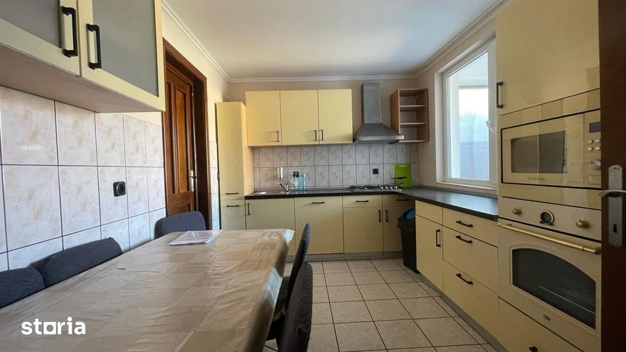 Casă cu 4 camere cu Teren 370 Mp în Central