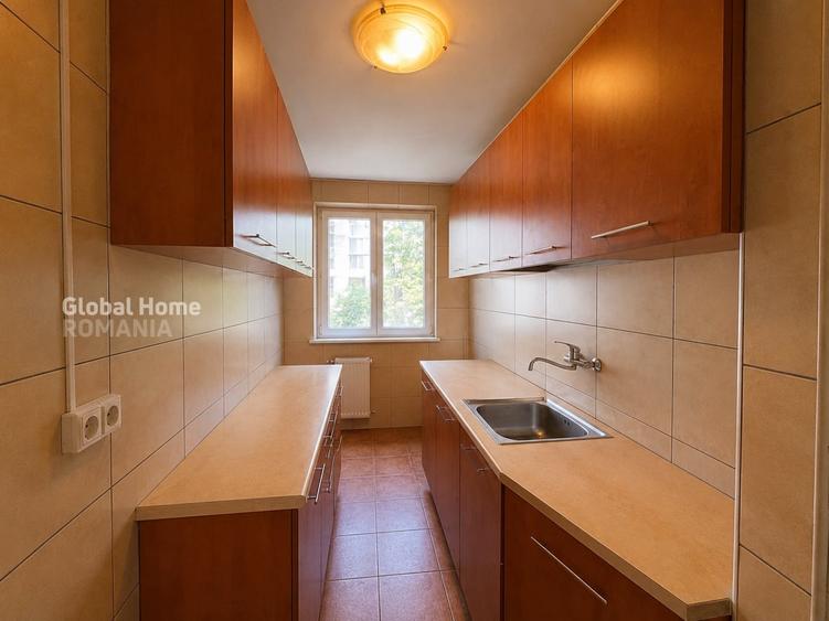 Apartament cu 3 camere decomandat în Tineretului