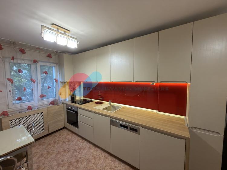 Apartament cu 3 camere semidecomandat, mobilat în Gheorgheni