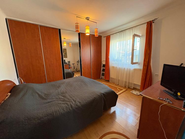 Casă individuală cu 3 camere cu Canalizare în Bucureștii Noi
