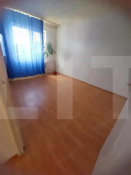 Apartament cu 2 camere semidecomandat în Aurel Vlaicu