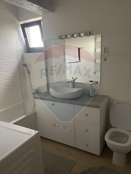 Apartament cu 2 camere decomandat în Păcii