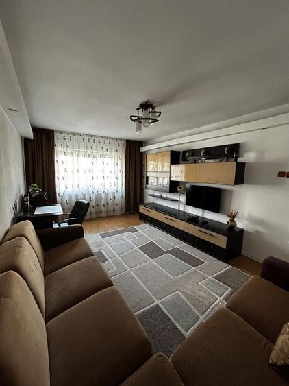 Apartament cu 2 camere decomandat în Micro 20