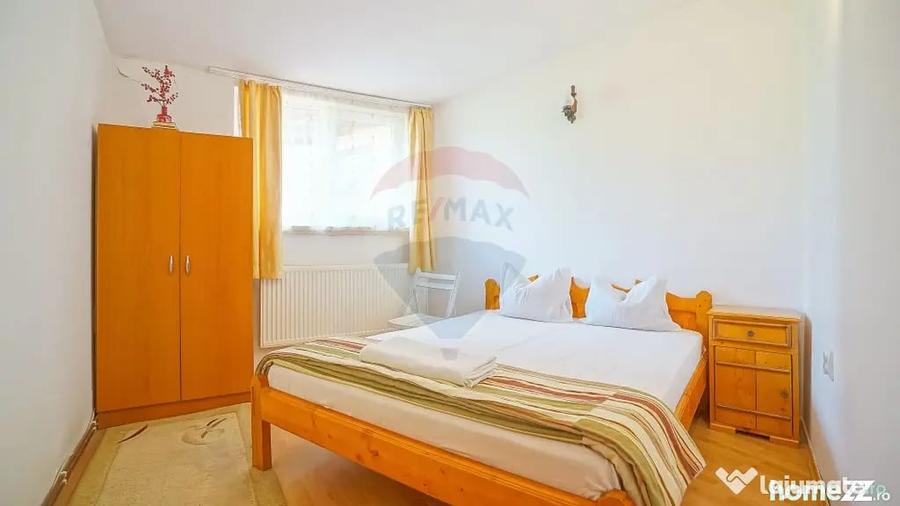 Casă cu 11 camere cu Teren 712 Mp în Fundata