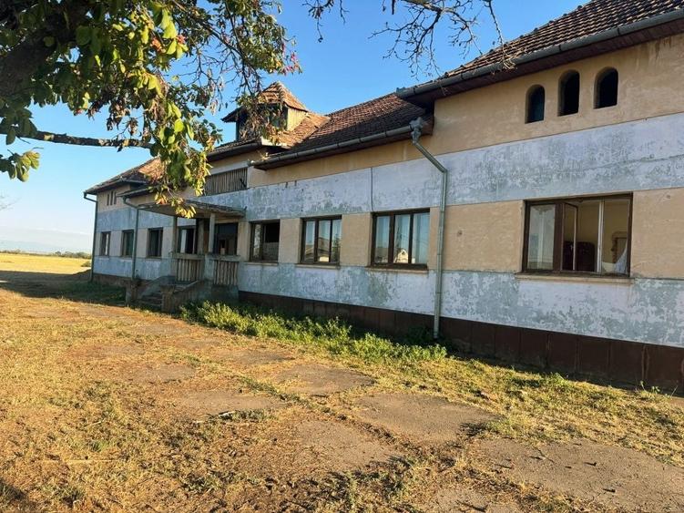 Spațiu comercial, de 370 mp, în Tinca