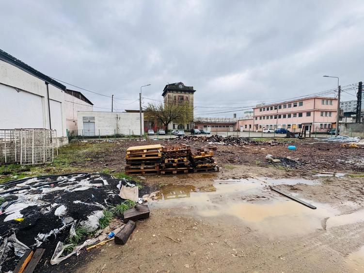 Teren Construcții intravilan de 646 mp, în Exterior Vest