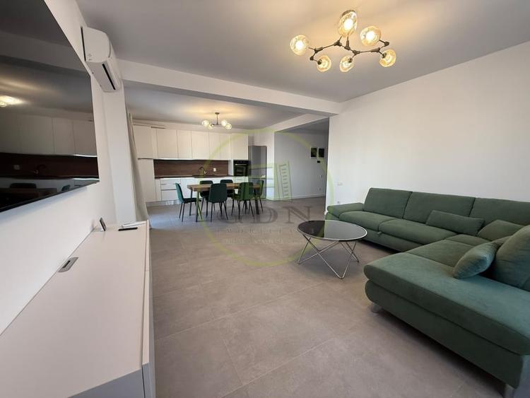 Apartament cu 3 camere decomandat, mobilat în Exterior Est