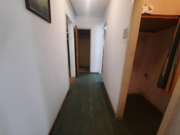 Apartament cu 3 camere decomandat în Berceni