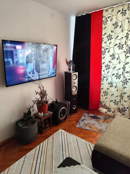 Apartament cu 3 camere decomandat în 9 Mai