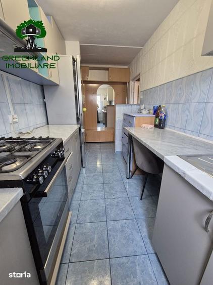 Apartament cu 3 camere în Copou