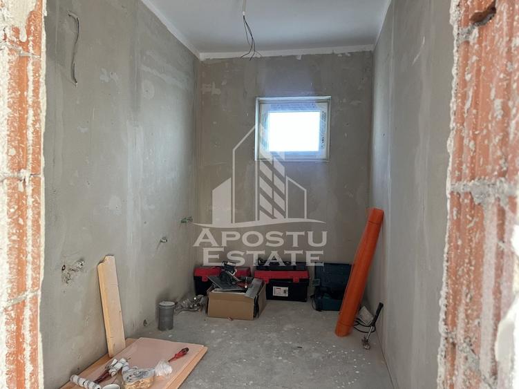 Casă individuală cu 4 camere cu Canalizare în Sânandrei