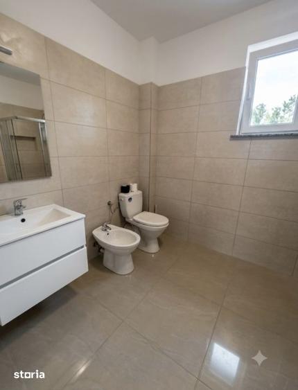 Apartament cu 3 camere, mobilat în Central