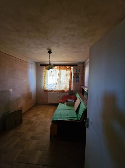 Apartament cu 3 camere în Sud-Vest