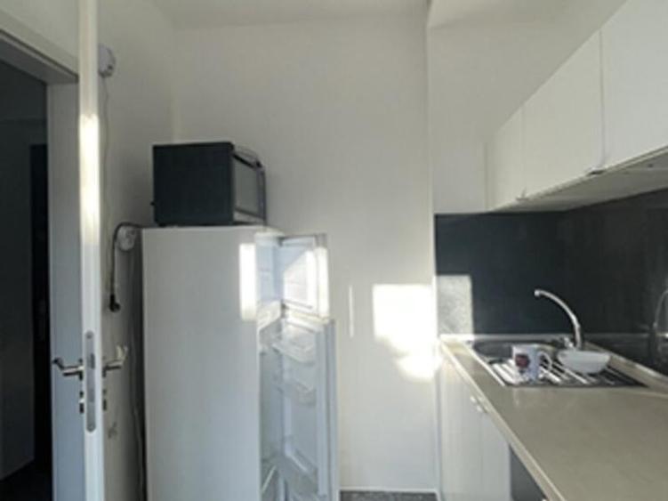 Apartament cu 2 camere semidecomandat, mobilat în Obor