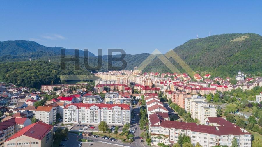 Penthouse cu 6 camere decomandat în Răcădău
