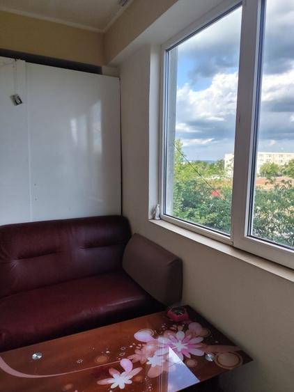 Apartament cu 2 camere decomandat în Războieni