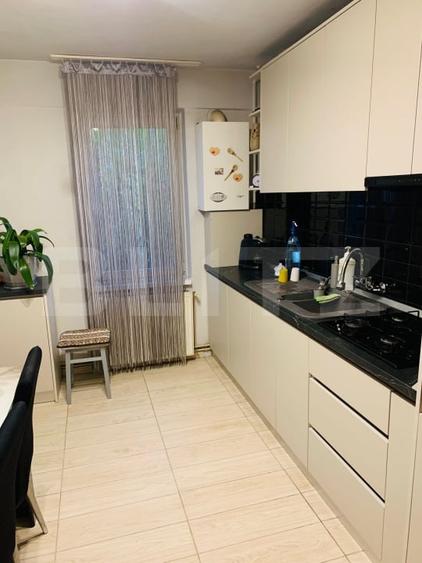 Apartament cu 3 camere decomandat, mobilat în Tudor
