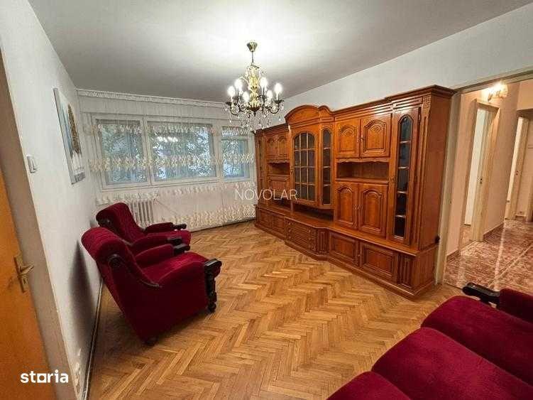 Apartament cu 3 camere semidecomandat în Obor