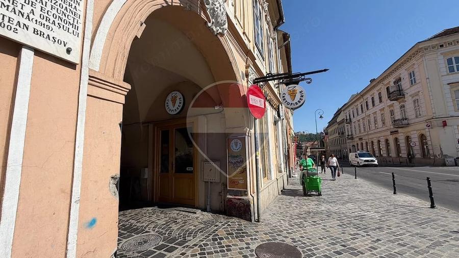 Apartament cu 3 camere decomandat în Centrul Istoric