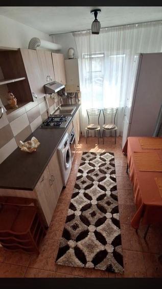 Apartament cu 2 camere semidecomandat, mobilat în Central