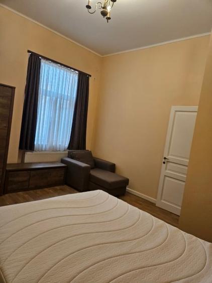 2 cam. DECOMANDAT, str. Traian Moșoiu, etaj 1, lângă Medicină - 2