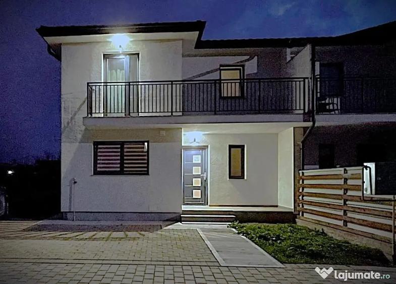 Casă cu 3 camere cu Teren 300 Mp în Ipotești