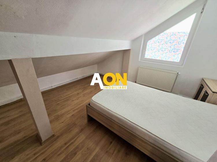 Apartament cu 4 camere decomandat, mobilat în Cetate