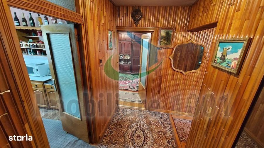 Apartament cu 4 camere decomandat în Republicii