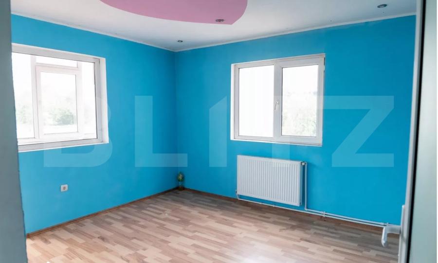 Casă individuală cu 5 camere cu Garaj în Micro 14
