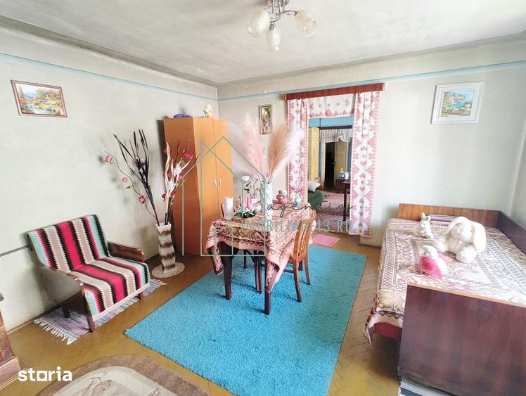 Casă cu 4 camere cu Teren 300 Mp în Central