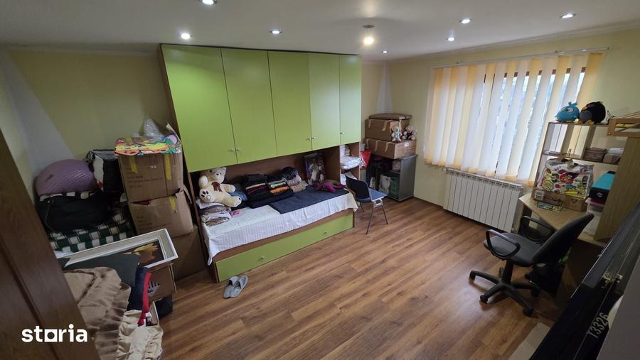 Casă cu 6 camere cu Teren 960 Mp în Câmpineanca