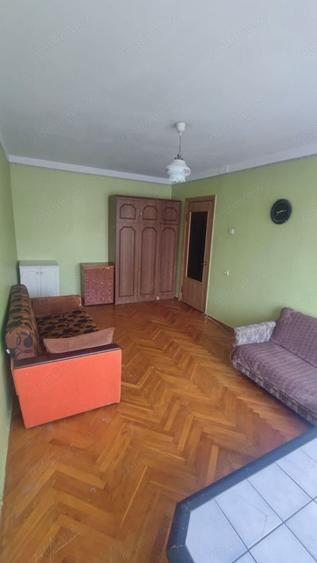 Garsonieră decomandată în Blumăna