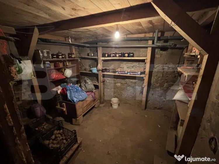 Casă cu 3 camere cu Teren 1100 Mp în Var