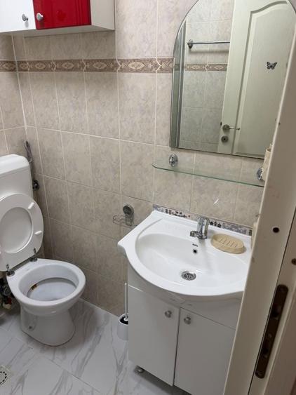 Garsonieră decomandată în Sud