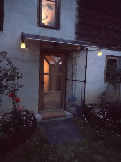 Casă cu 3 camere cu Teren 11196 Mp în Central