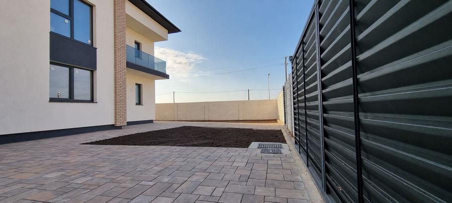 Casă individuală cu 5 camere cu Canalizare în Ultracentral