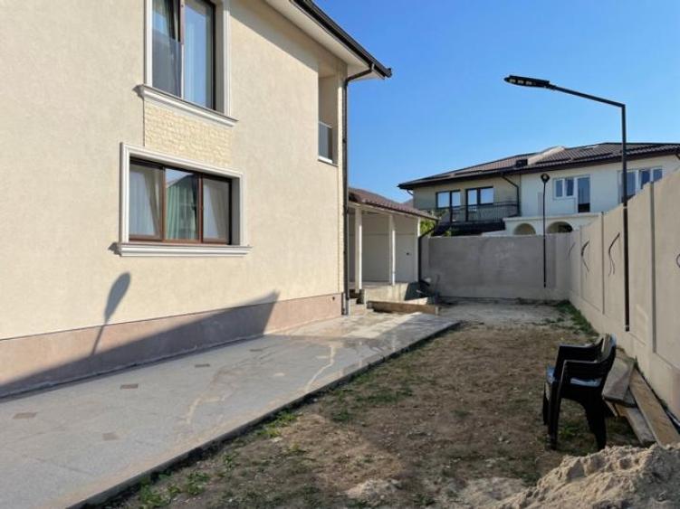 Casă individuală cu 5 camere cu Canalizare în Nord