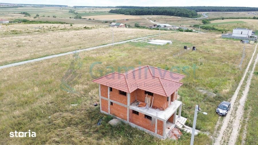 Casă cu 5 camere cu Teren 507 Mp în Cihei