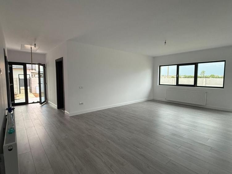 Casă cu 4 camere în Dârvari