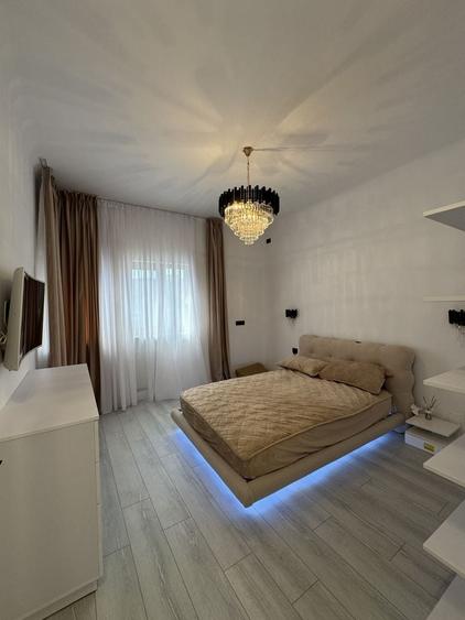 Apartament cu 3 camere decomandat, mobilat în Central