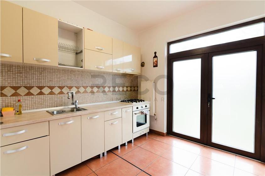 Casă individuală cu 5 camere cu Teren 500 Mp în Paleu