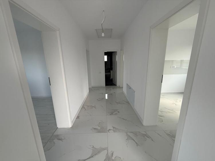 Casă individuală cu 5 camere cu Teren 402 Mp în Olteni