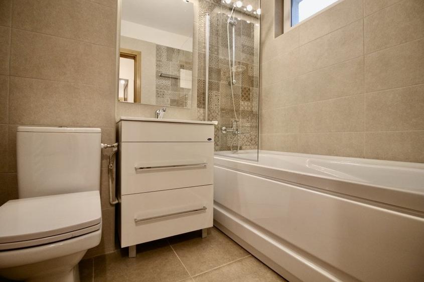 Apartament cu 2 camere decomandat, mobilat în Pajura