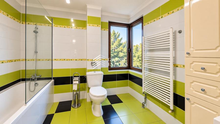 Casă individuală cu 8 camere cu Canalizare în Snagov