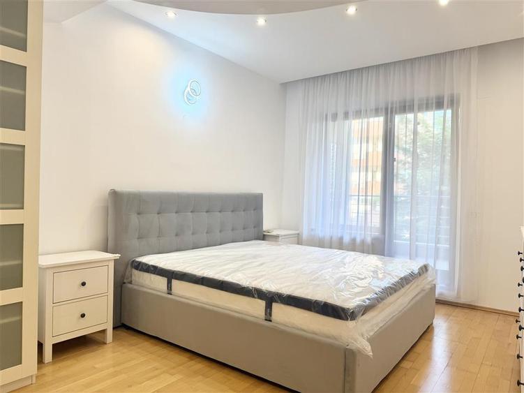 Apartament cu 3 camere decomandat în Herăstrău
