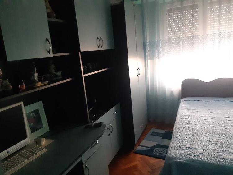 Apartament cu 3 camere decomandat în Cantemir